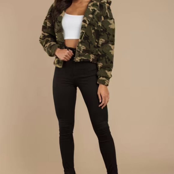 TOBI CAMO TEDDY HOODED JACKET - Picture 2 of 5